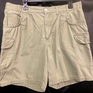 Columbia Cargo Shorts Sz‎ 36